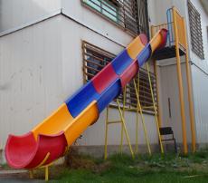 JUEGOS INFANTILES URBANOS - ENSAMBLABLE Y VIA DE EVACUACION PROFUNDIDAD 48 CM