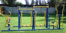 MAQUINA DE EJERCICIO PARA PLAZAS - ENTRENADOR MULTIPLE 4 FUNCIONES 450X120X170 CM